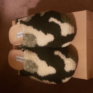 Steve Madden Vesa Camouflage slipper